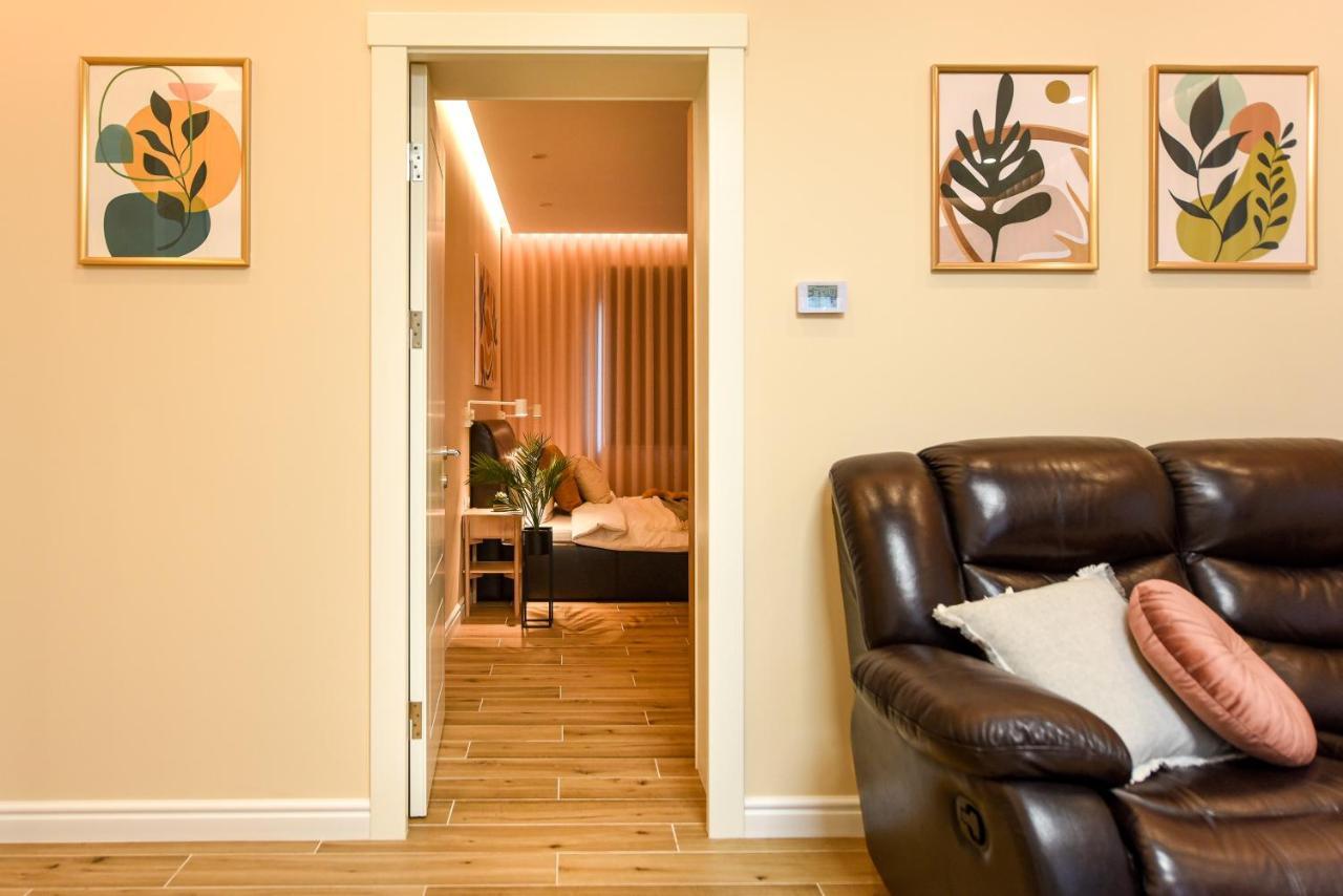 Green Leafy Brasov - Ideal 2 Bedroom Apartment Exterior foto