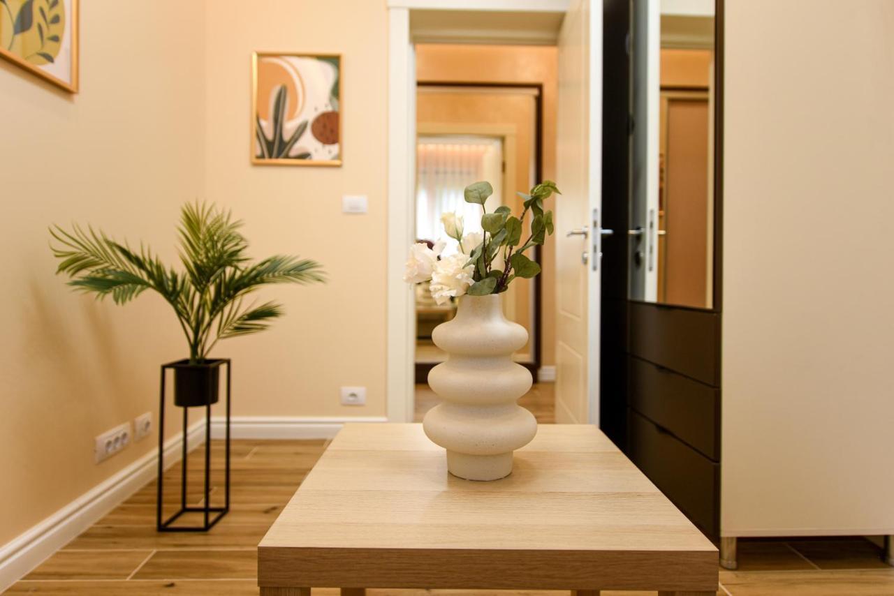 Green Leafy Brasov - Ideal 2 Bedroom Apartment Exterior foto